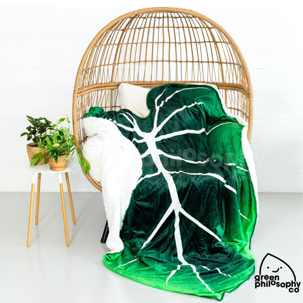 DECORATIVE GIANT LEAF SHAPED BLANKET